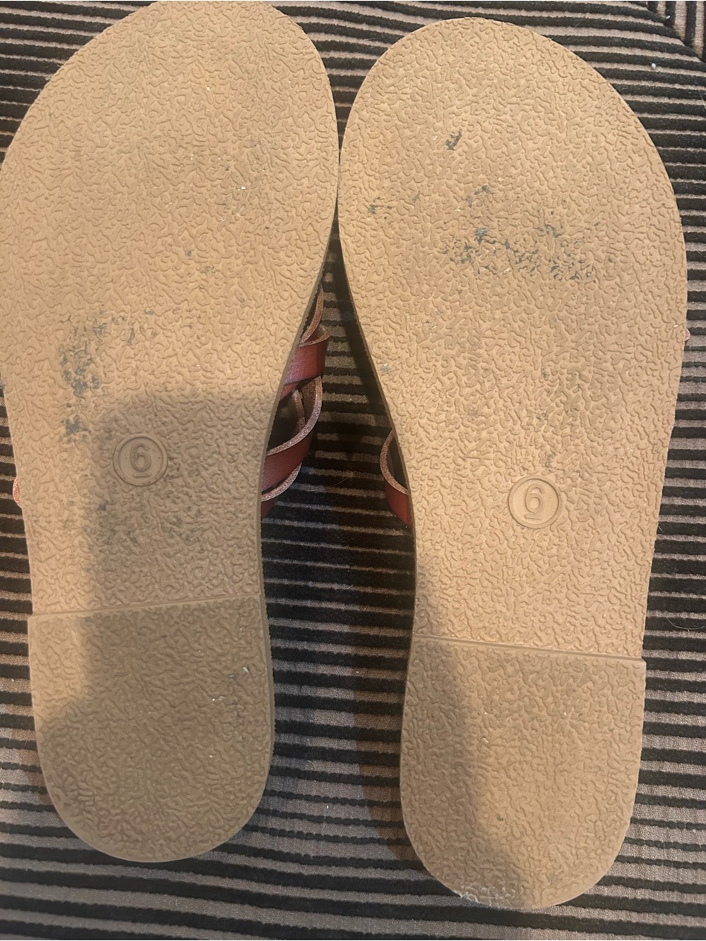 Women’s Strappy Slide Sandals - Picture 3 of 3